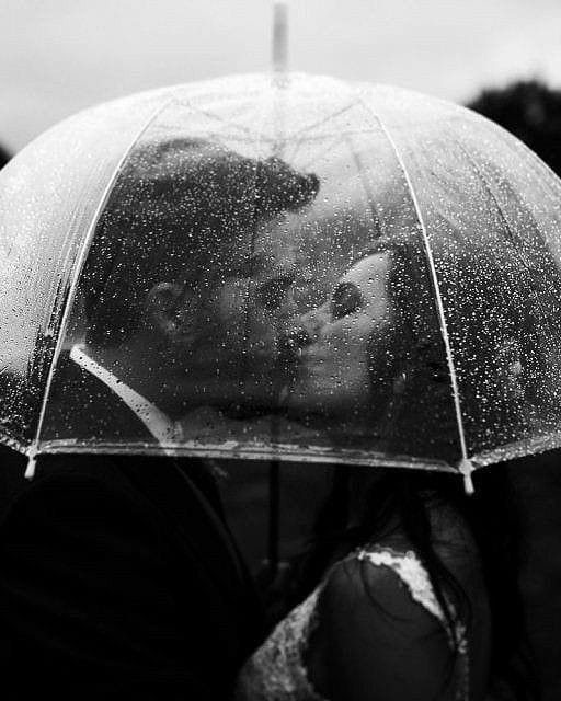 Rainy wedding photos